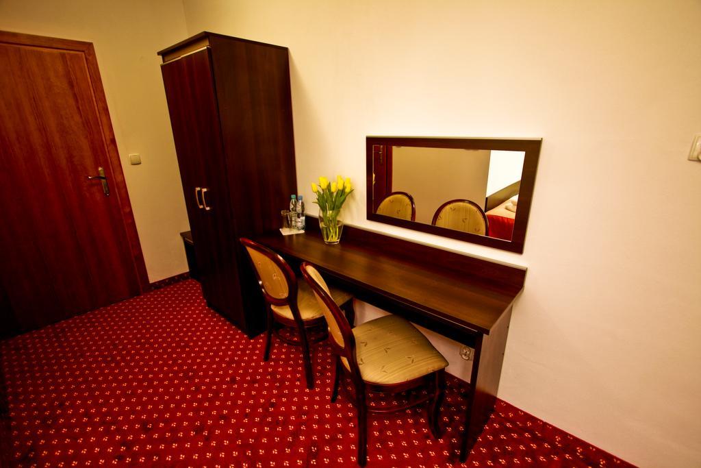 Hotel Milord Pultusk Exterior photo