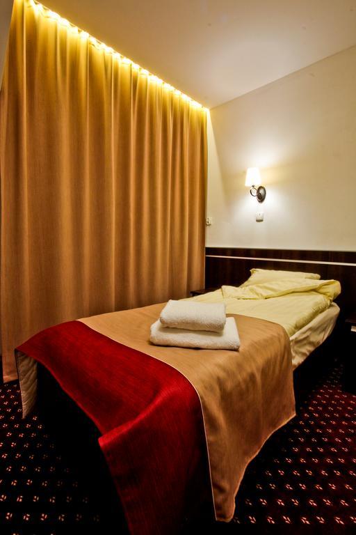 Hotel Milord Pultusk Exterior photo